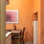 Cozy Hideaway In The Center *