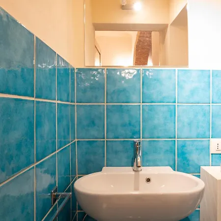 Апартаменты Cozy Hideaway In The Center