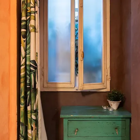 Cozy Hideaway In The Center Апартаменты *