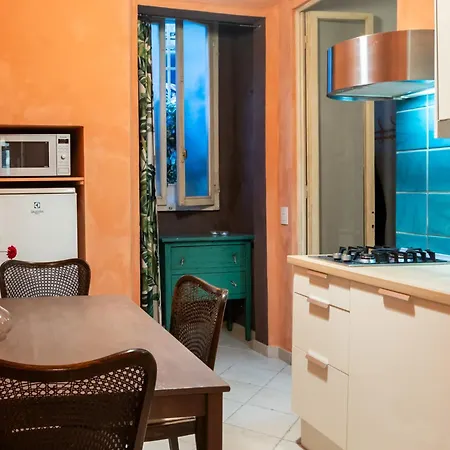 Apartment Cozy Hideaway In The Center *